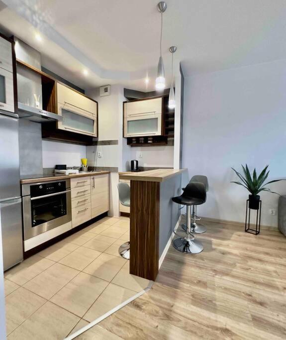 Apartbroniewskiego *